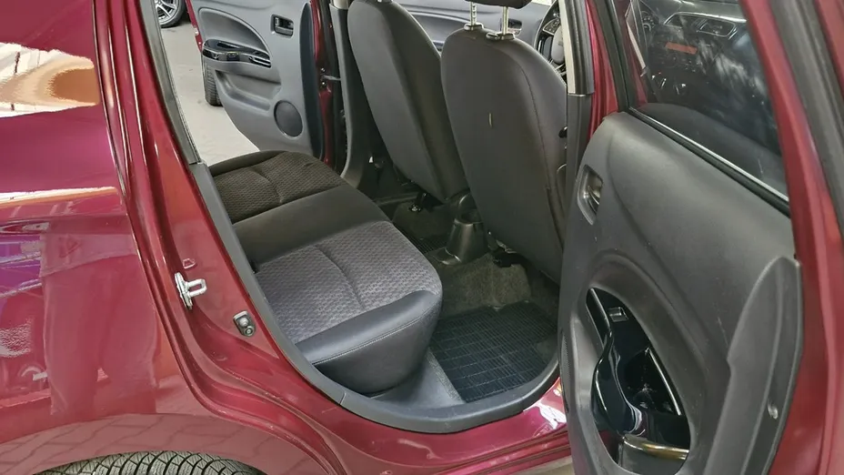 MITSUBISHI Space Star -