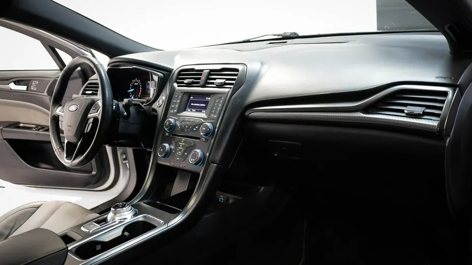 FORD Fusion -