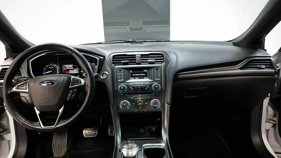 FORD Fusion -