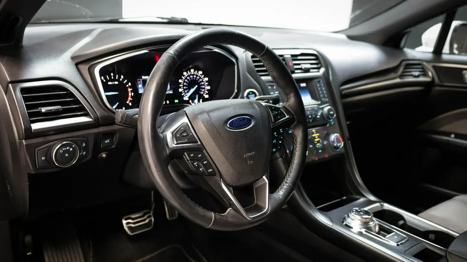 FORD Fusion -