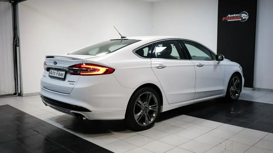FORD Fusion -