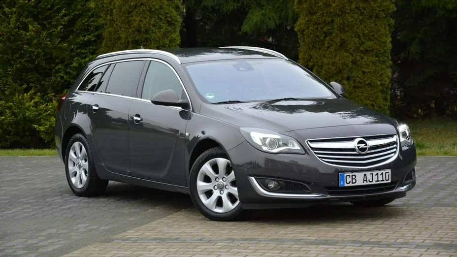 OPEL Insignia -
