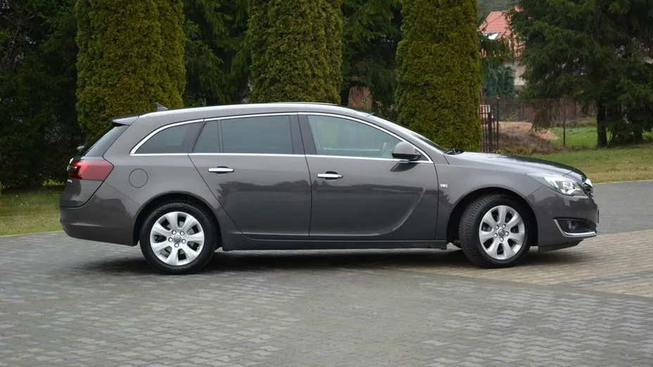 OPEL Insignia -
