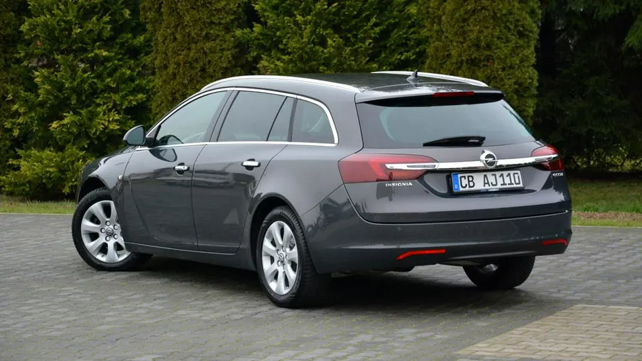OPEL Insignia -