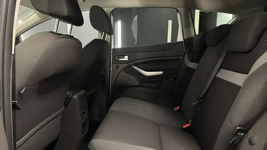 FORD Kuga -