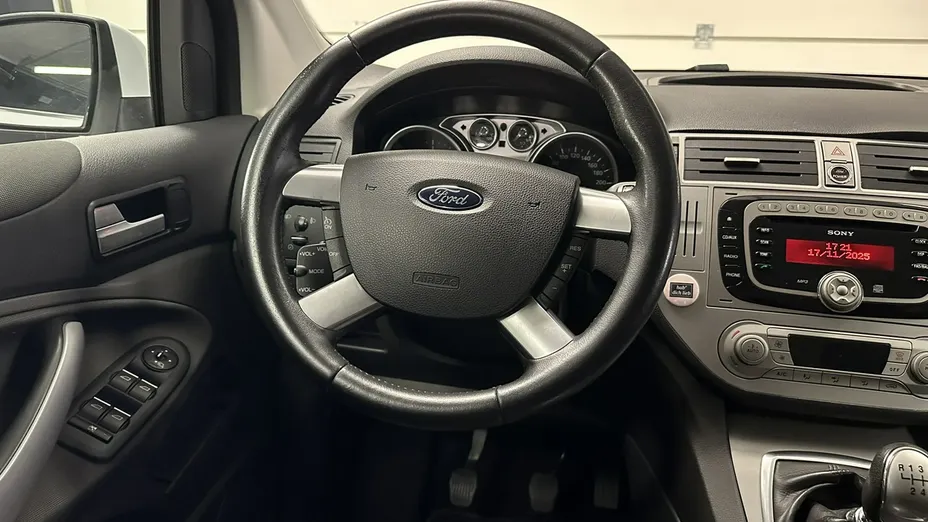 FORD Kuga -