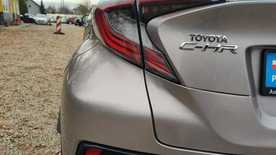 TOYOTA C-HR -