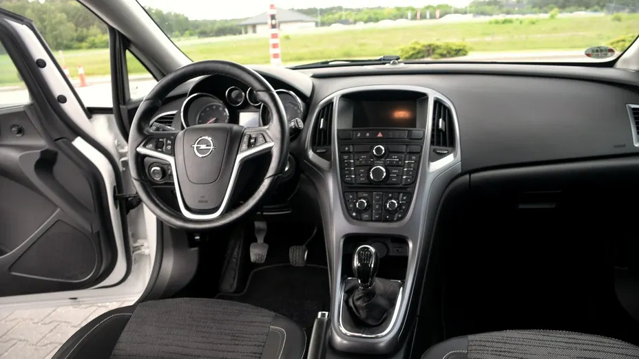 OPEL Astra -