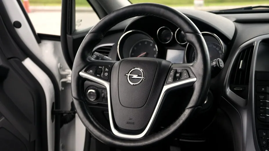 OPEL Astra -