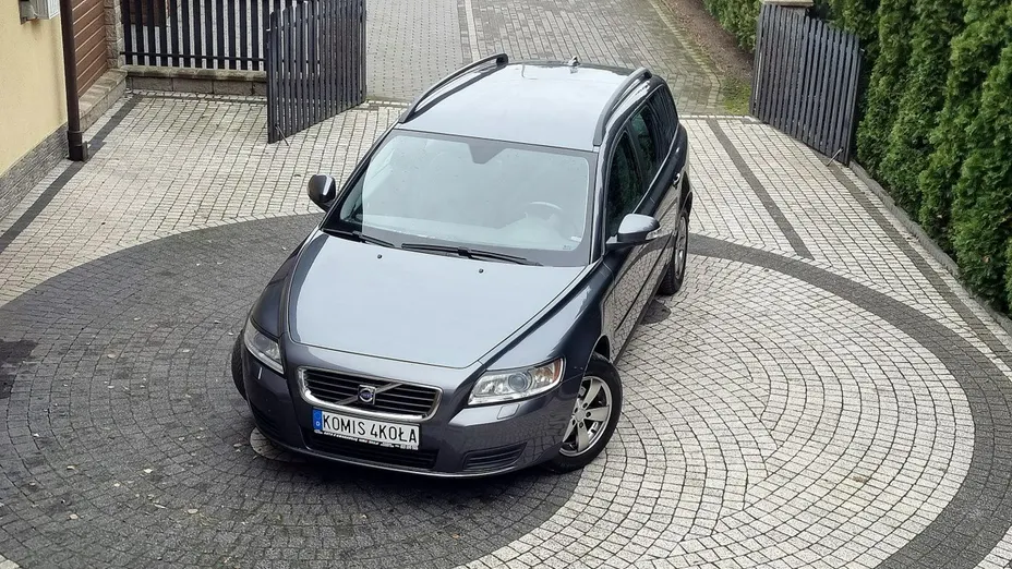 VOLVO V50 -