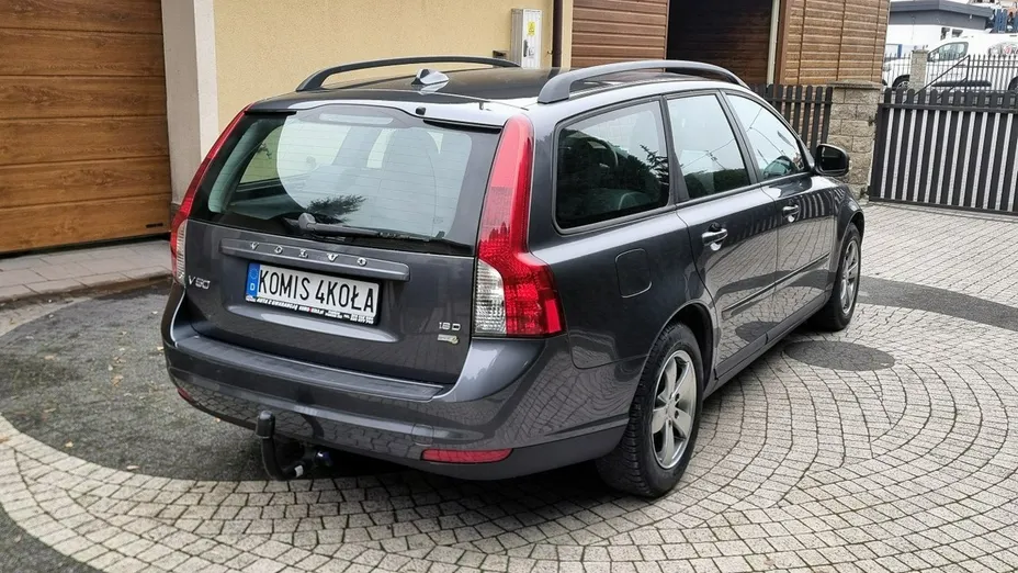 VOLVO V50 -