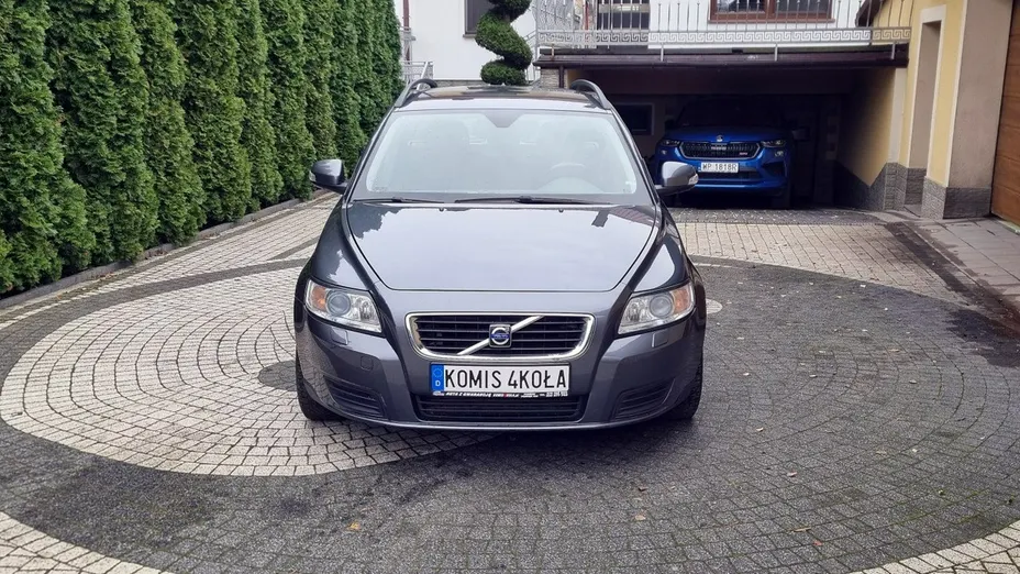 VOLVO V50 -