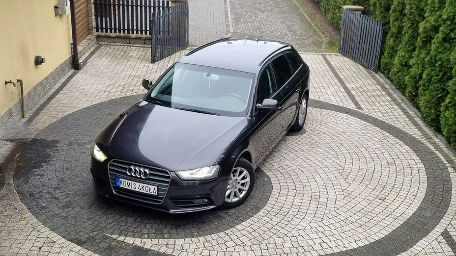 AUDI A4 -