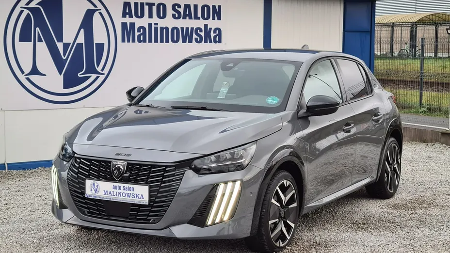 PEUGEOT 208 -