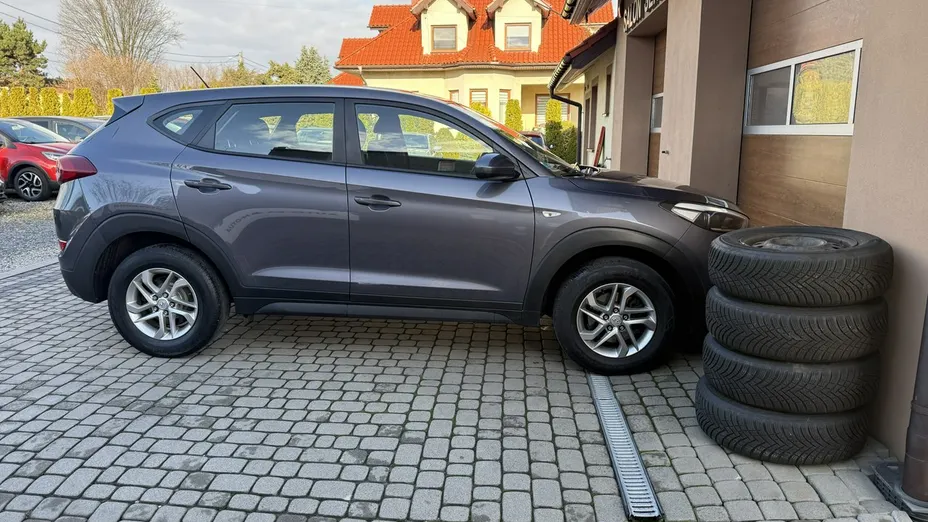 HYUNDAI Tucson -
