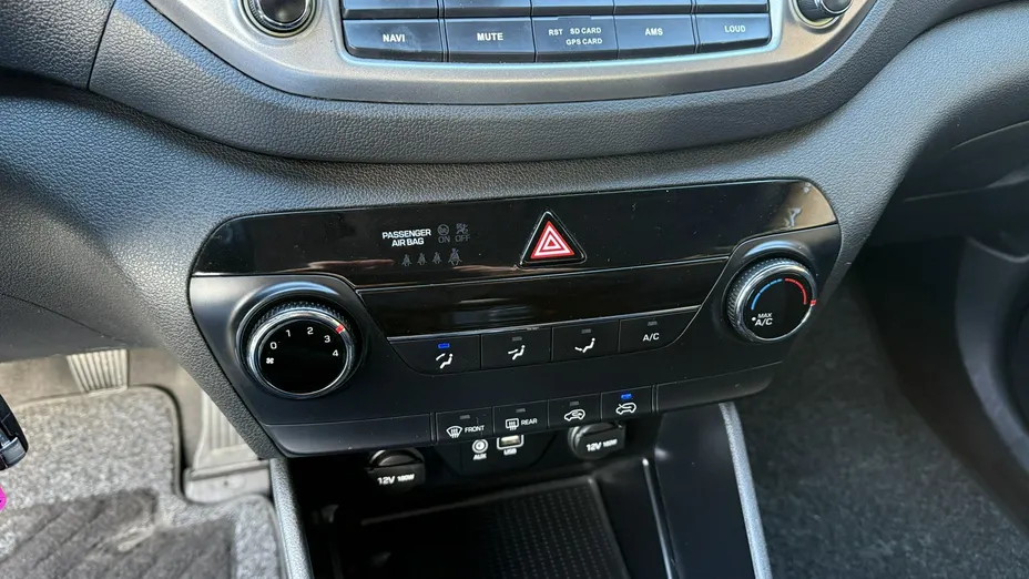 HYUNDAI Tucson -