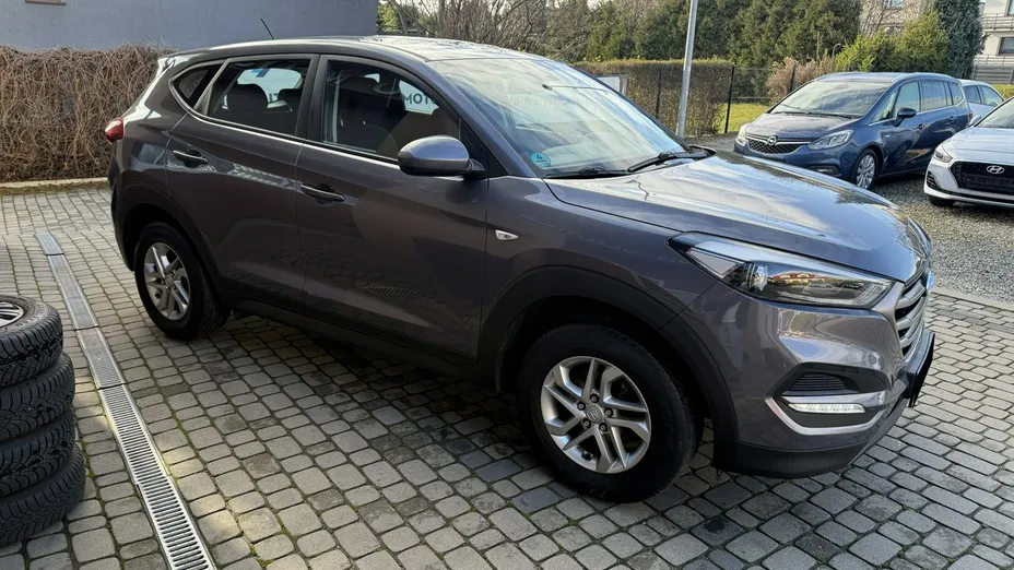 HYUNDAI Tucson -