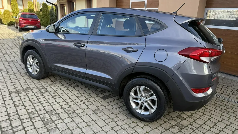 HYUNDAI Tucson -