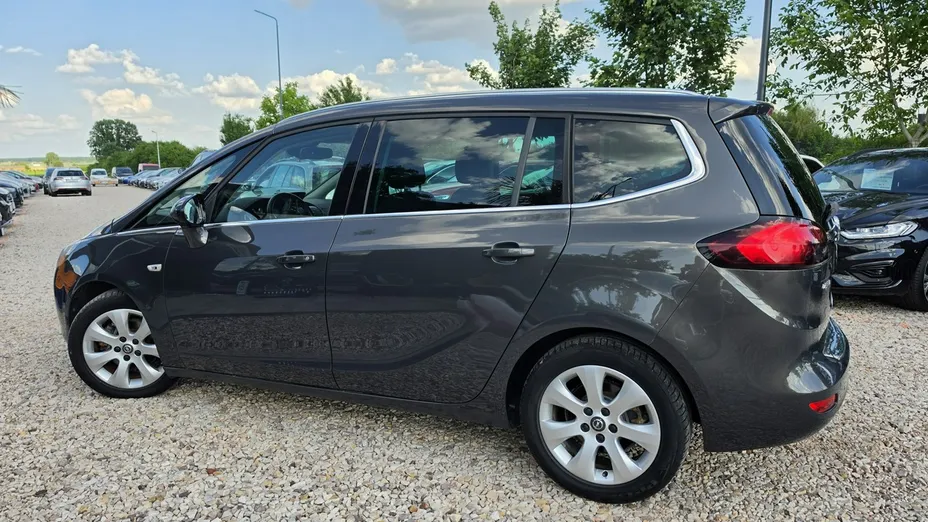 OPEL Zafira -
