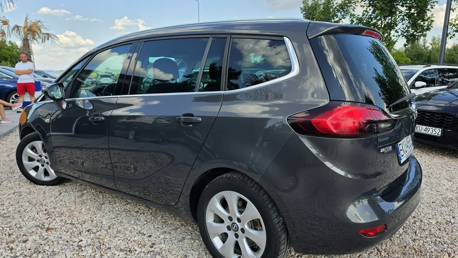 OPEL Zafira -