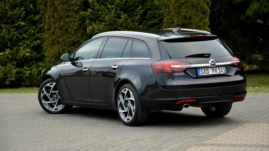 OPEL Insignia -