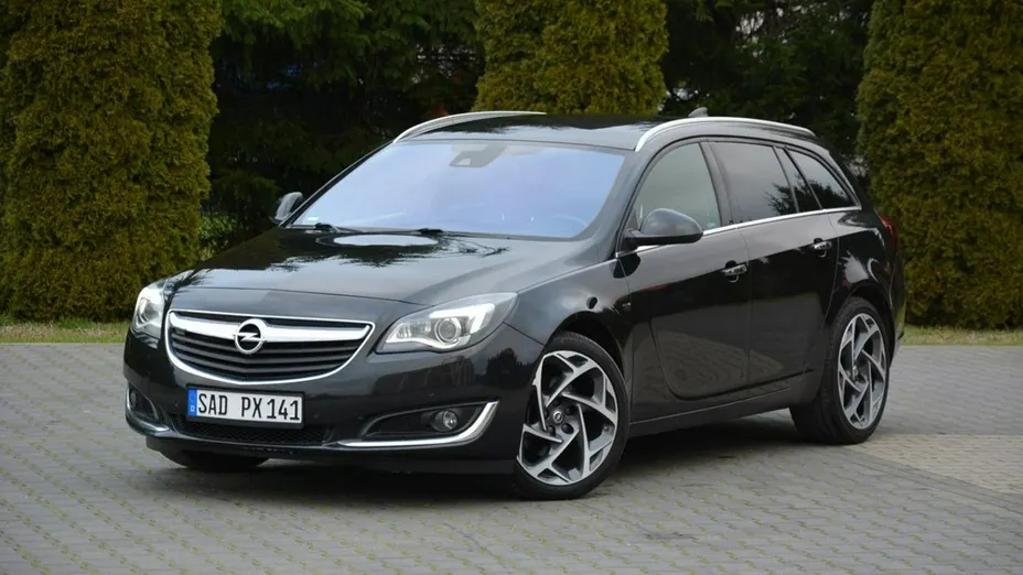 OPEL Insignia -