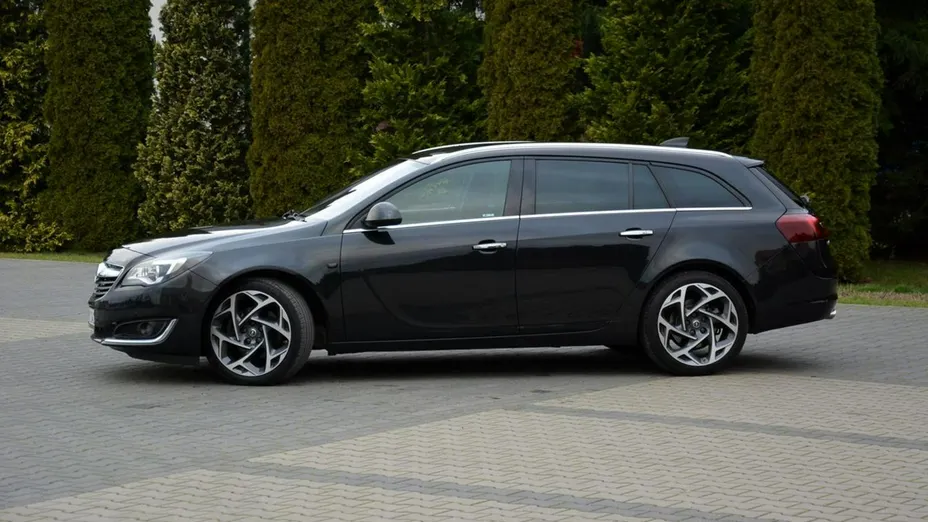 OPEL Insignia -