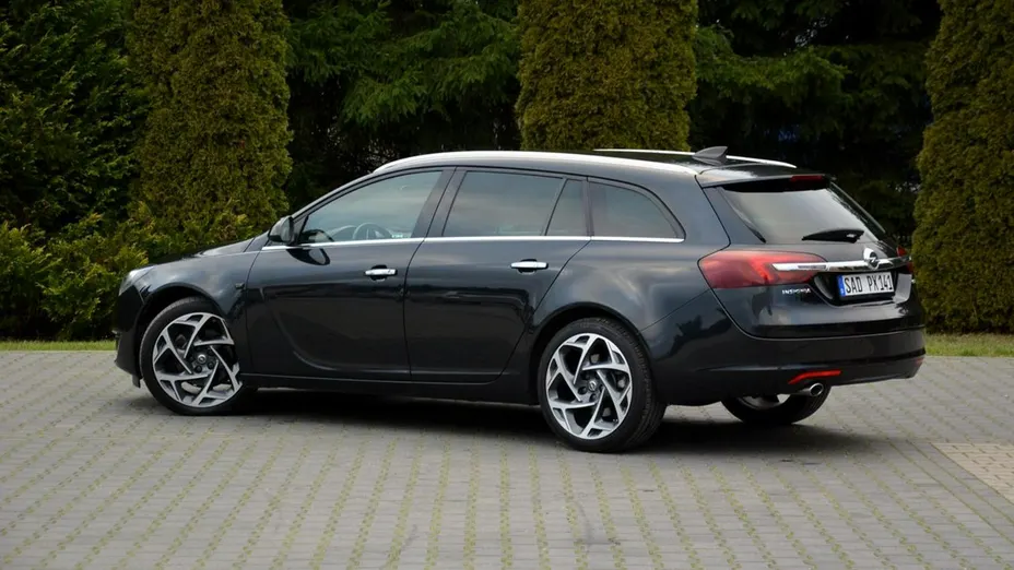 OPEL Insignia -