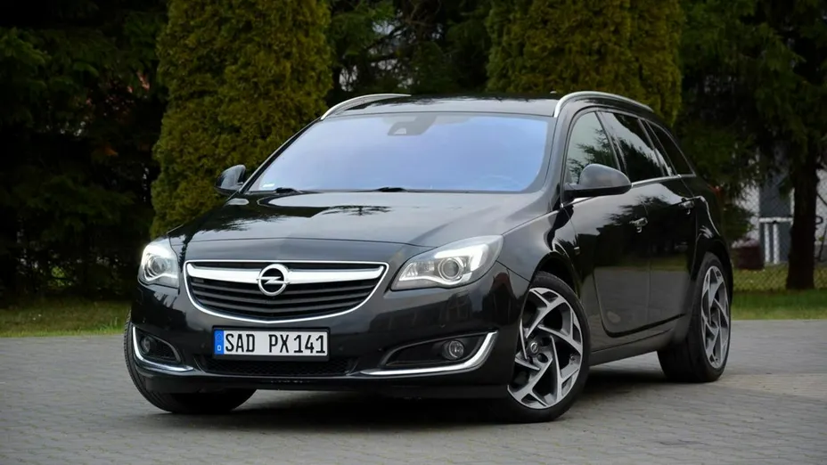 OPEL Insignia -