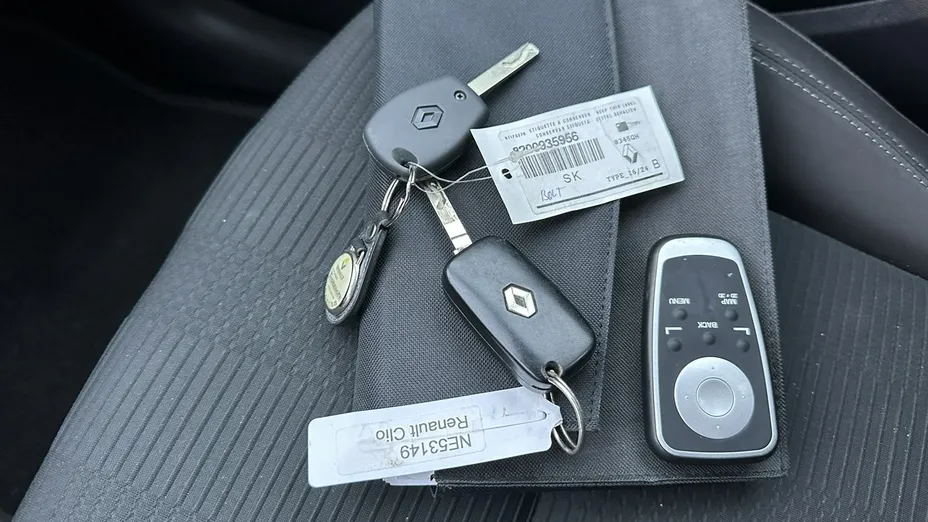 RENAULT Clio -