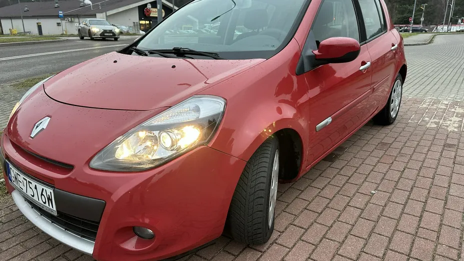 RENAULT Clio -