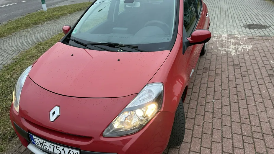 RENAULT Clio -