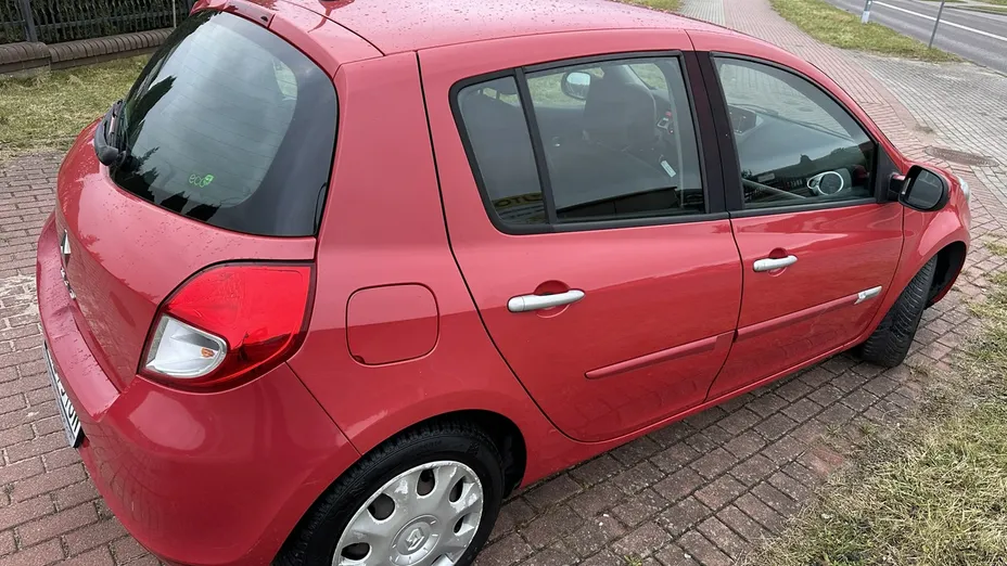 RENAULT Clio -