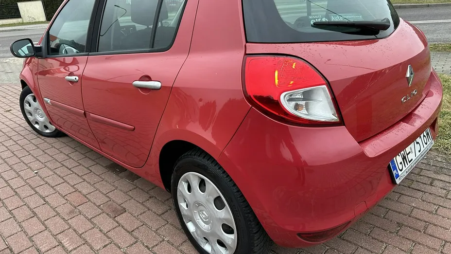RENAULT Clio -