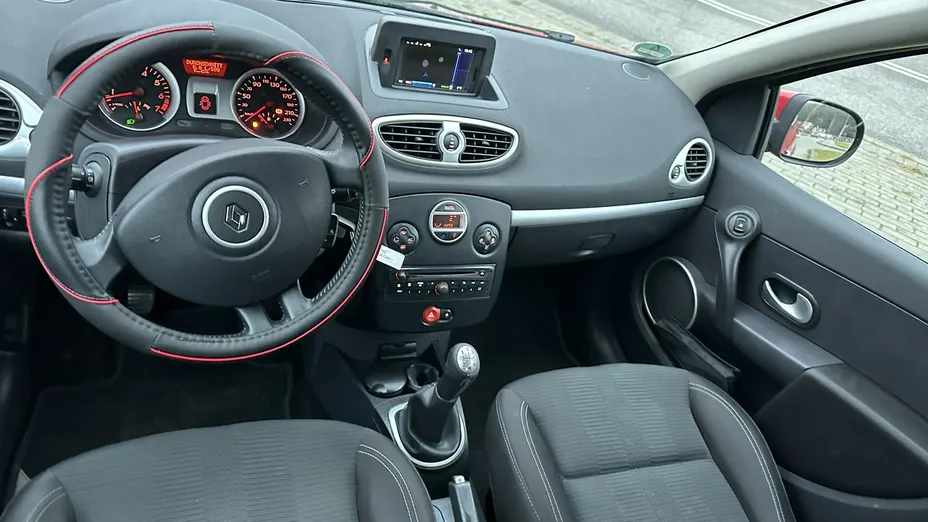 RENAULT Clio -