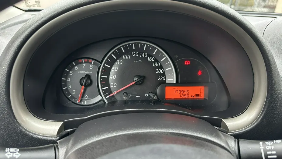 NISSAN Micra -