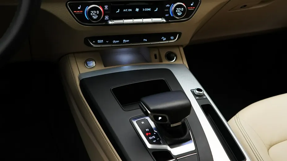 AUDI Q5 Q5 40 TDI mHEV Quattro S Line S tronic