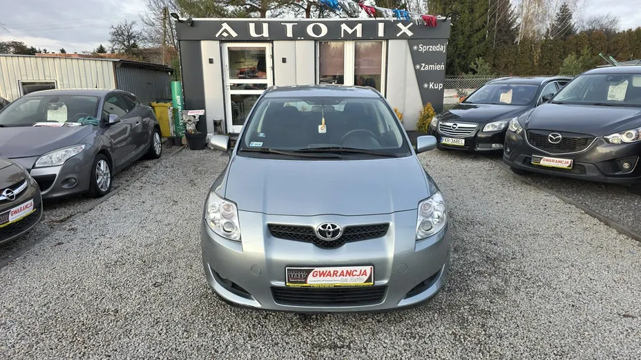 TOYOTA Auris -