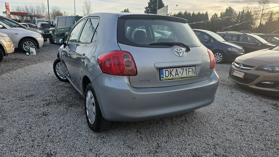 TOYOTA Auris -