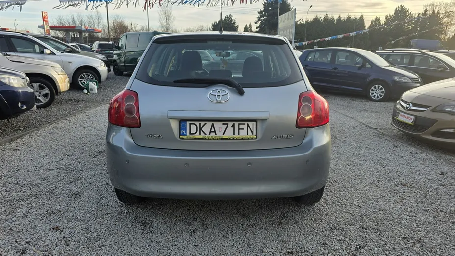 TOYOTA Auris -