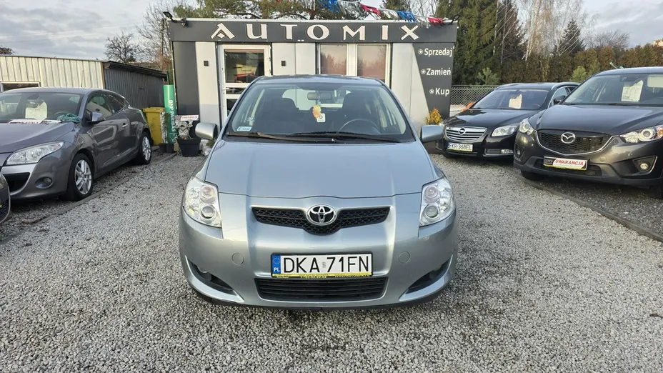 TOYOTA Auris -