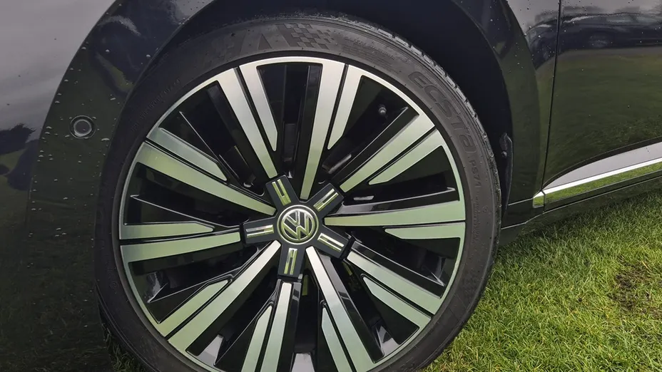 VOLKSWAGEN Arteon -