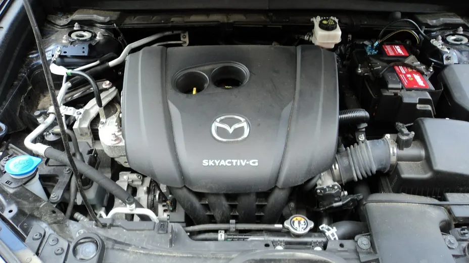 MAZDA CX-30 -
