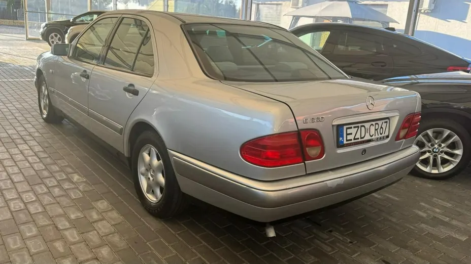MERCEDES-BENZ E Klasa -