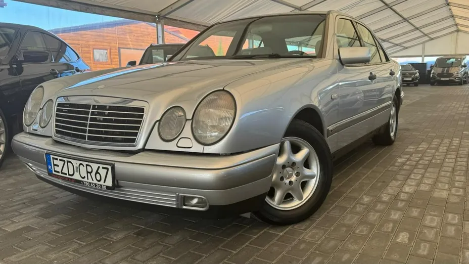 MERCEDES-BENZ E Klasa -