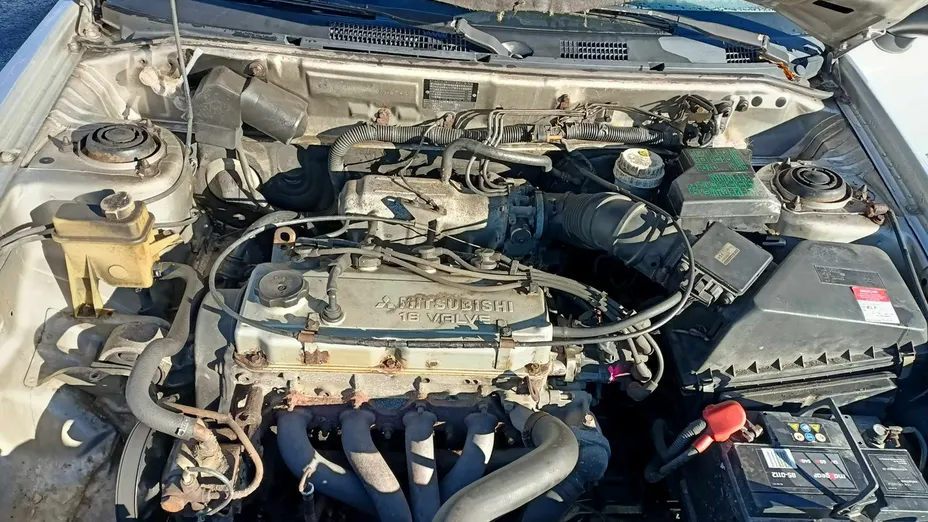 MITSUBISHI Carisma -