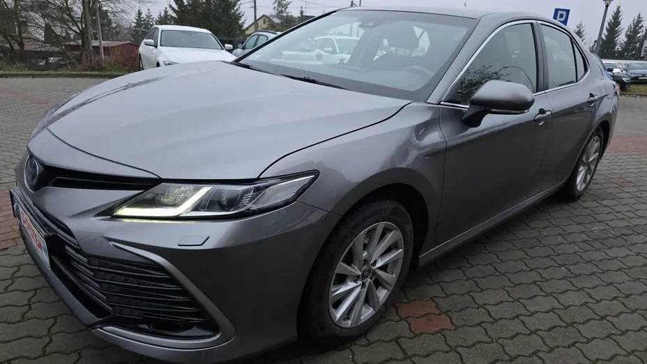 TOYOTA Camry -