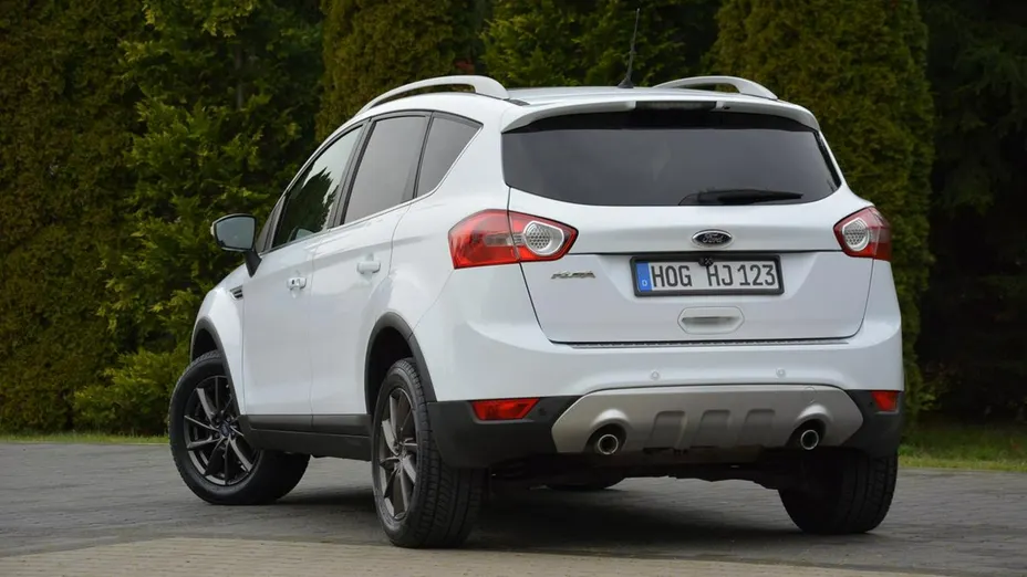FORD Kuga -