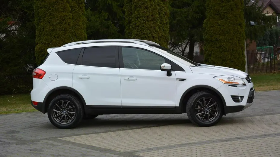 FORD Kuga -