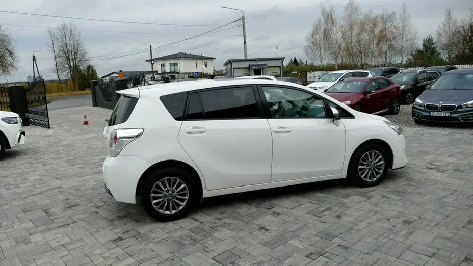 TOYOTA Verso -